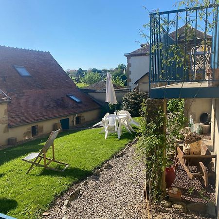 Studio Logis Les Roses Bourbon-lʼArchambault Exterior foto